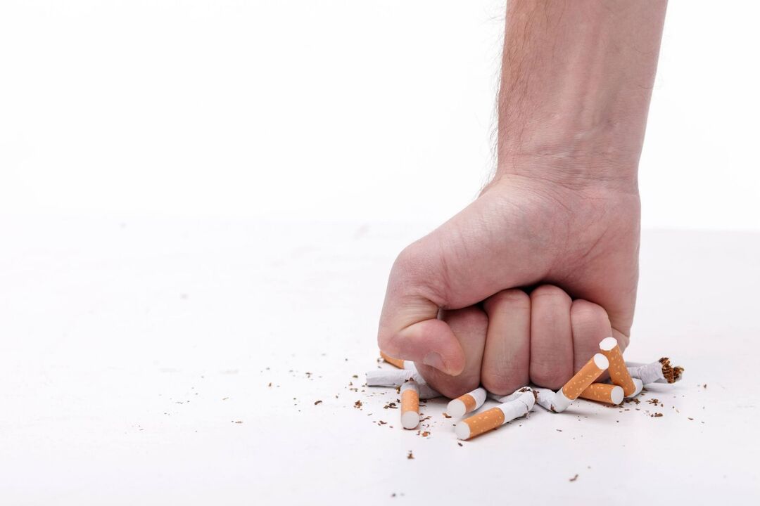 Cigarečių atsisakymas naudojant „Zxcvbnmqwert purškalą